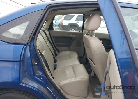 2008 Ford Focus Se/Ses z USA, uszkodzony, nr VIN 1FAHP35N28W219013